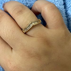 10k Diamond ring